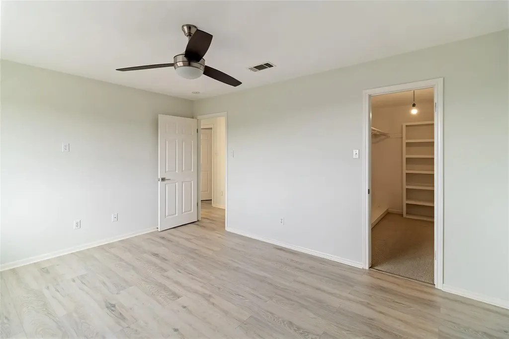 5512 Oakwood Cove Austin TX 78731