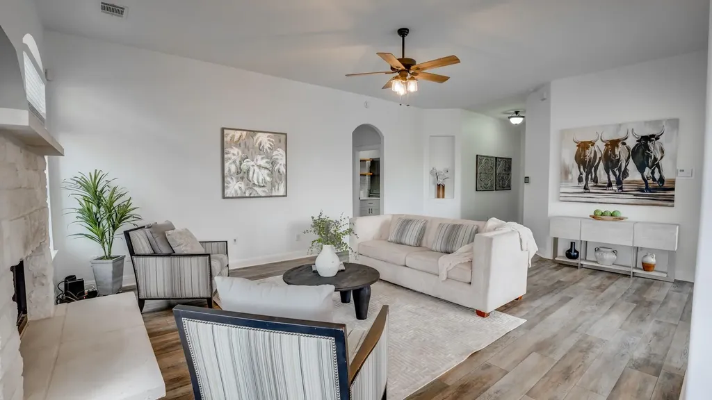 2016 Hidden Hills Drive Dripping Springs TX 78620