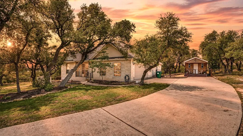 2016 Hidden Hills Drive Dripping Springs TX 78620
