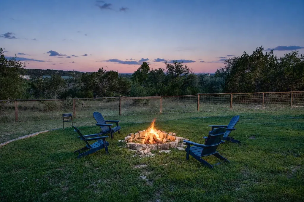 2016 Hidden Hills Drive Dripping Springs TX 78620