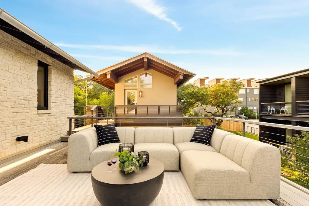 2309 S 4th Street Austin TX 78704