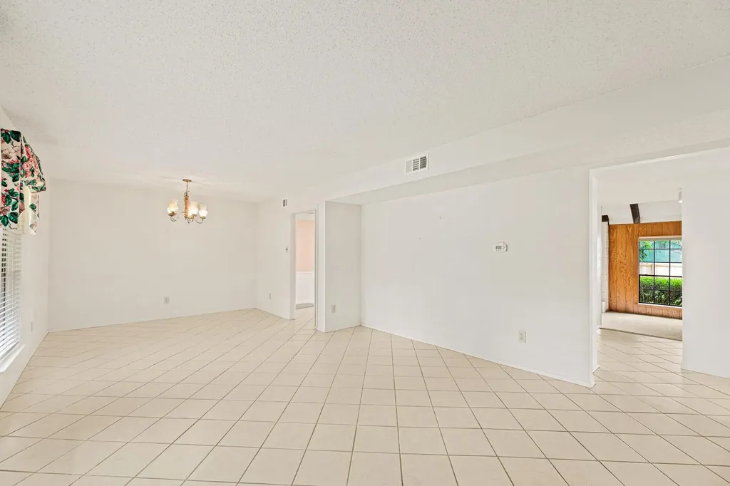 10804 Cobblestone Lane Austin TX 78750