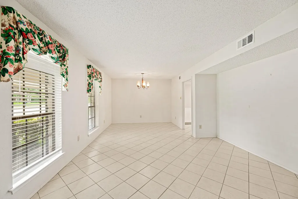 10804 Cobblestone Lane Austin TX 78750