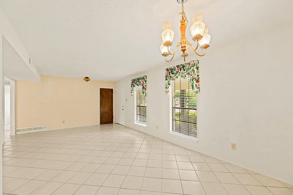 10804 Cobblestone Lane Austin TX 78750