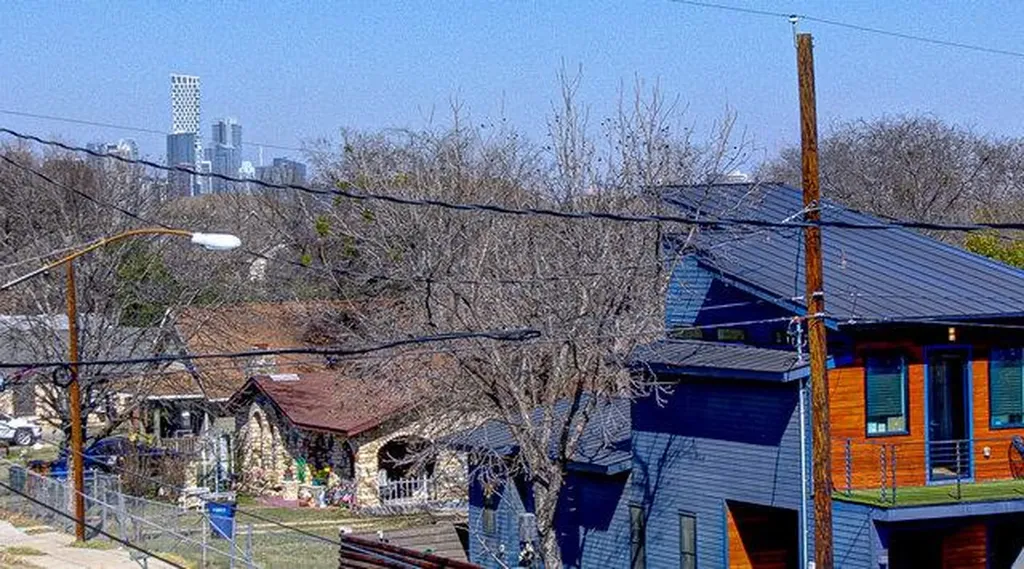 6203 Langham Street Austin TX 78741