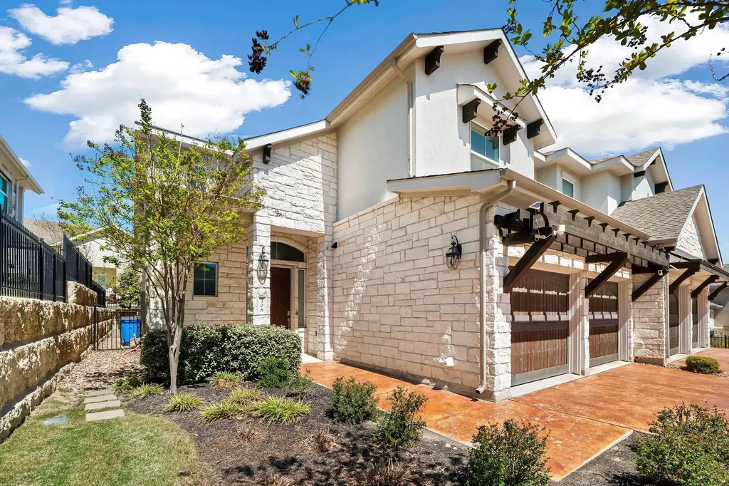 306 Cartwheel Bend Austin TX 78738