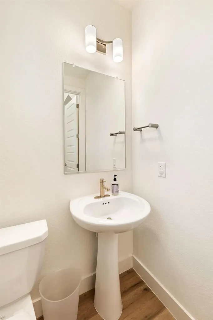 306 Cartwheel Bend Austin TX 78738