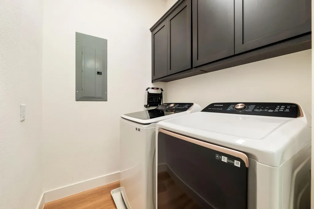 306 Cartwheel Bend Austin TX 78738