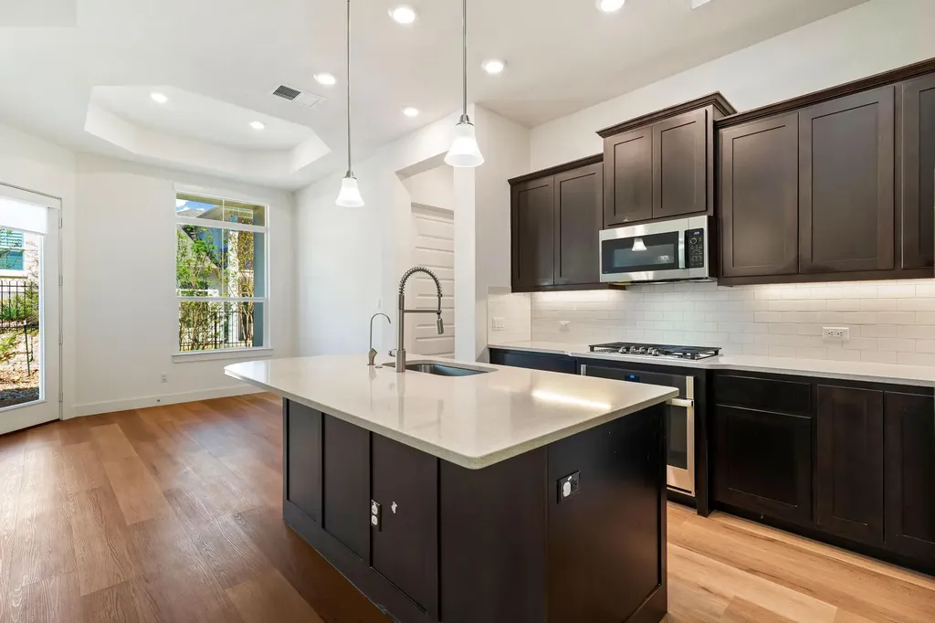 306 Cartwheel Bend Austin TX 78738