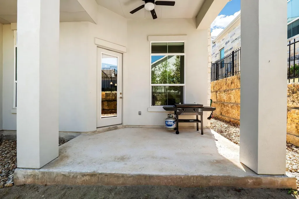 306 Cartwheel Bend Austin TX 78738
