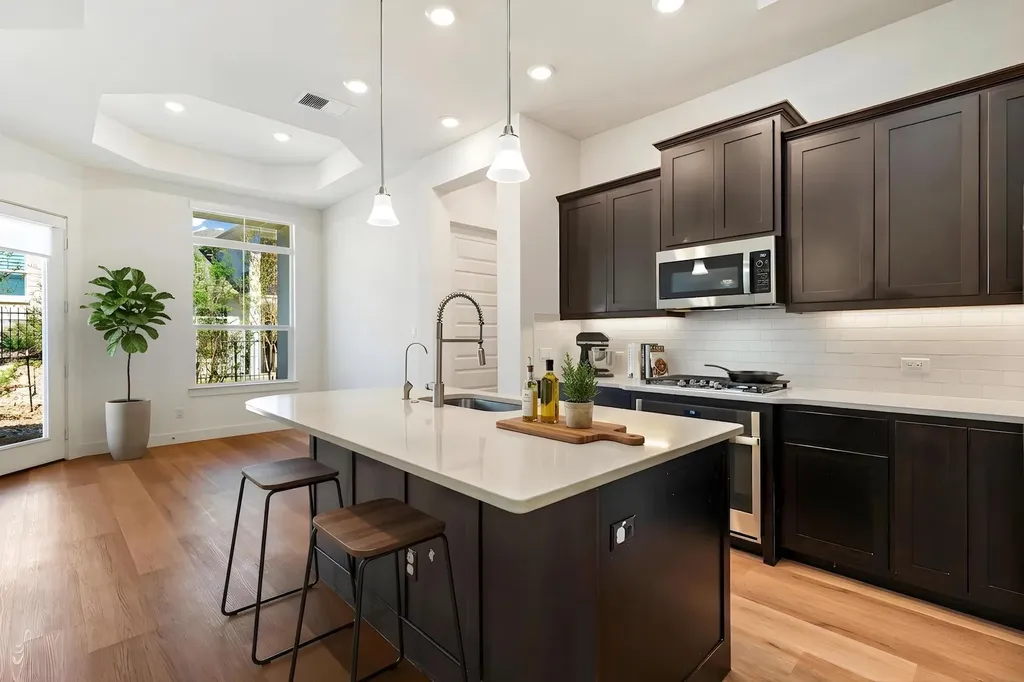 306 Cartwheel Bend Austin TX 78738