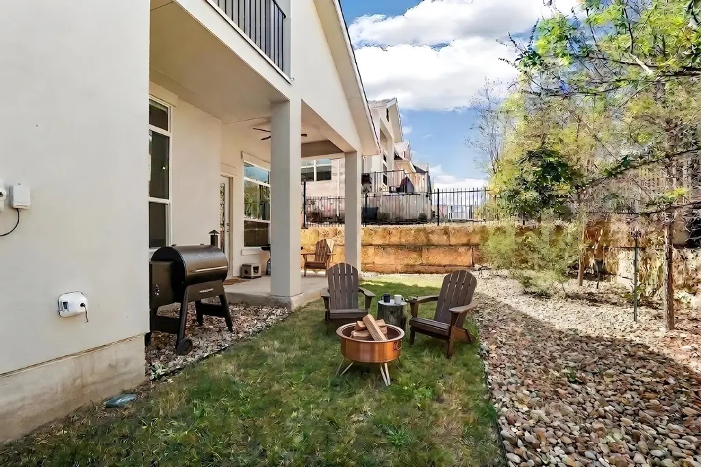 306 Cartwheel Bend Austin TX 78738