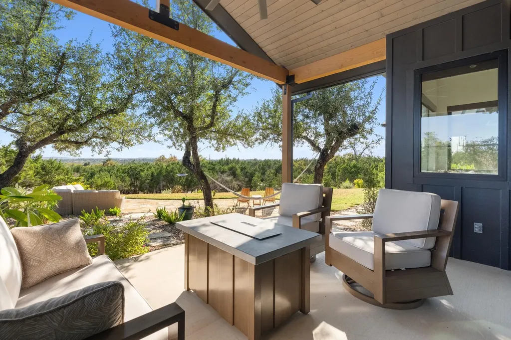 503 Happy Trail Dripping Springs TX 78620