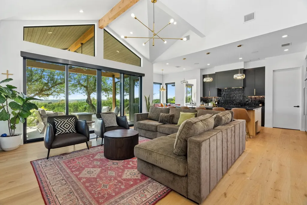 503 Happy Trail Dripping Springs TX 78620