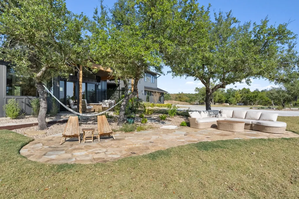 503 Happy Trail Dripping Springs TX 78620