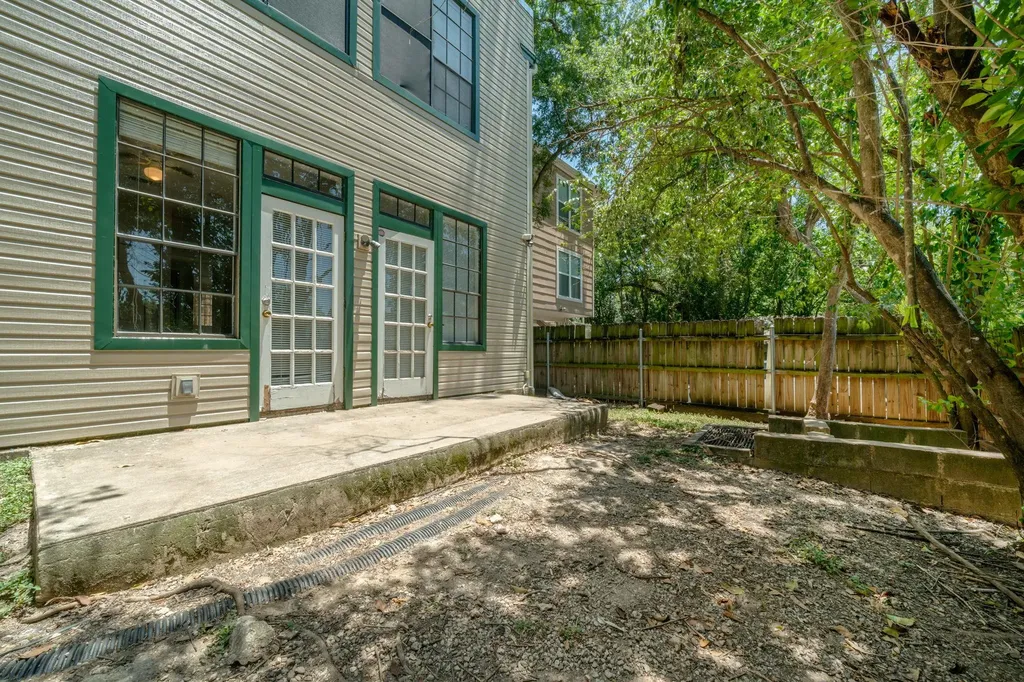 2300 Leon Street Austin TX 78705