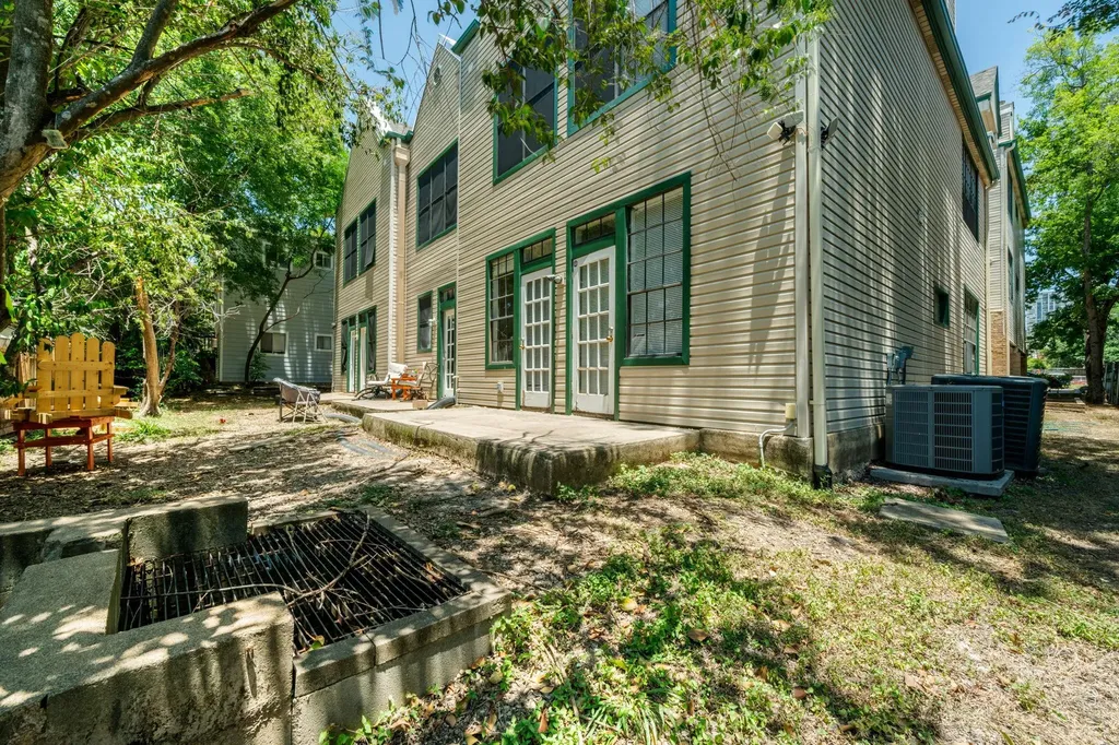 2300 Leon Street Austin TX 78705