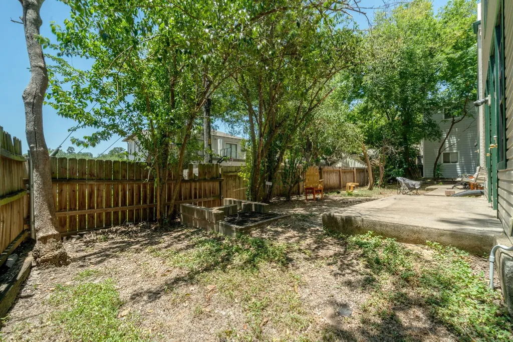 2300 Leon Street Austin TX 78705