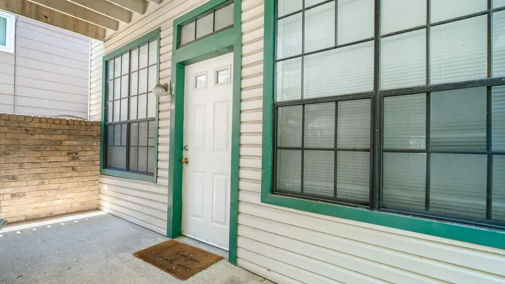 2300 Leon Street Austin TX 78705