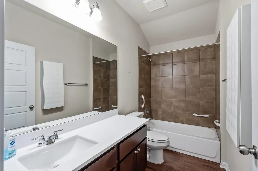 16512 Enamorado Road Manor TX 78653
