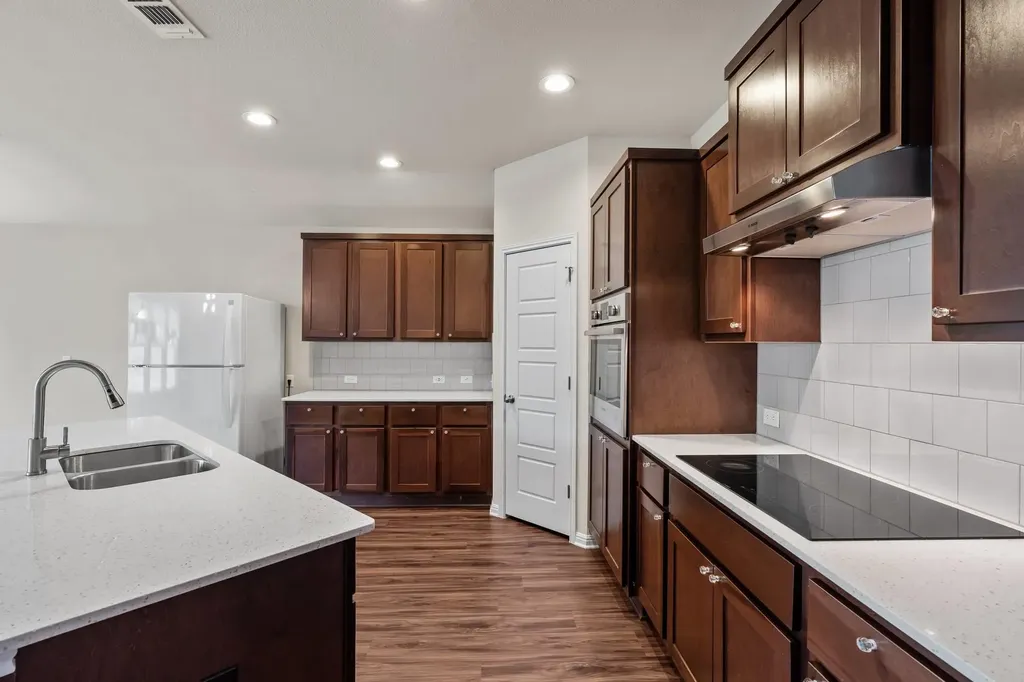16512 Enamorado Road Manor TX 78653