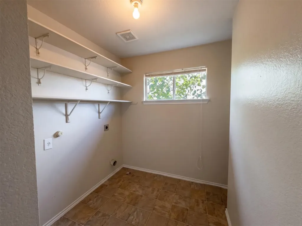 12512 La Paz Lane Del Valle TX 78617