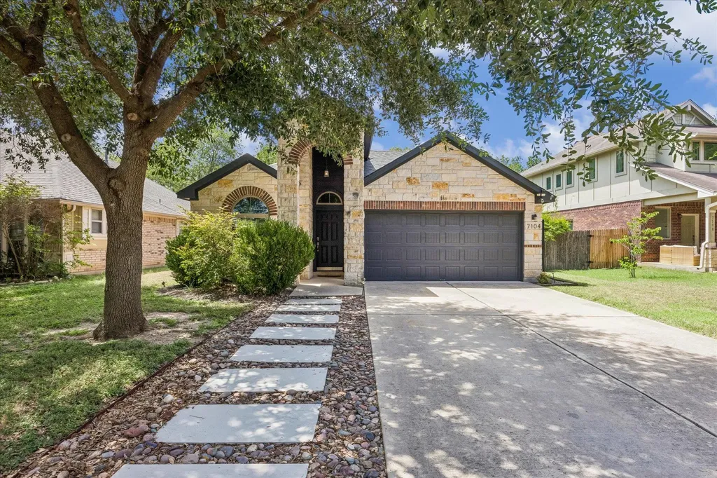 7104 Bay City Bend Austin TX 78725