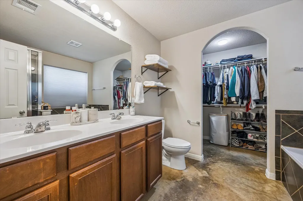 7104 Bay City Bend Austin TX 78725