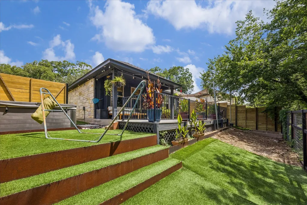 7104 Bay City Bend Austin TX 78725