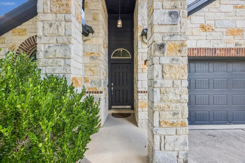 7104 Bay City Bend Austin TX 78725