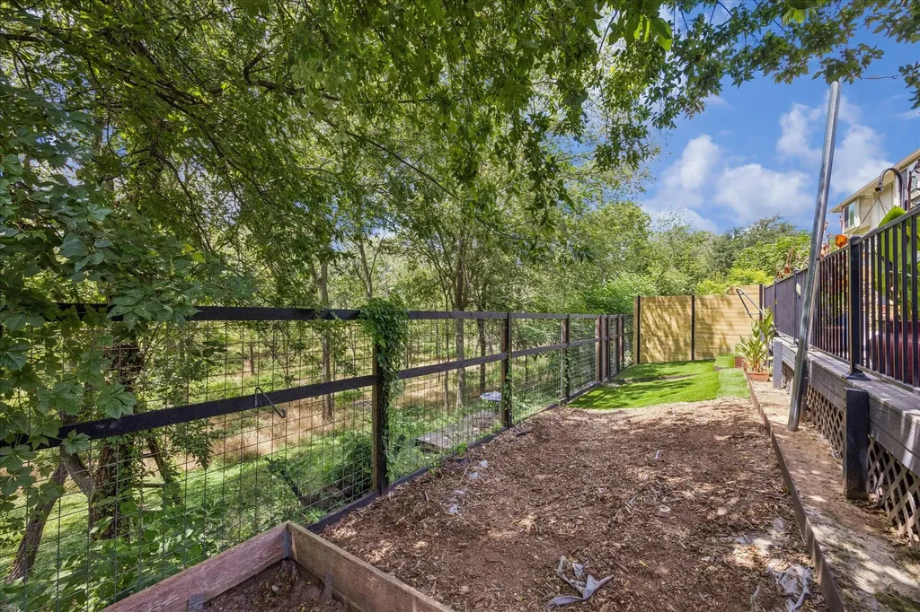 7104 Bay City Bend Austin TX 78725