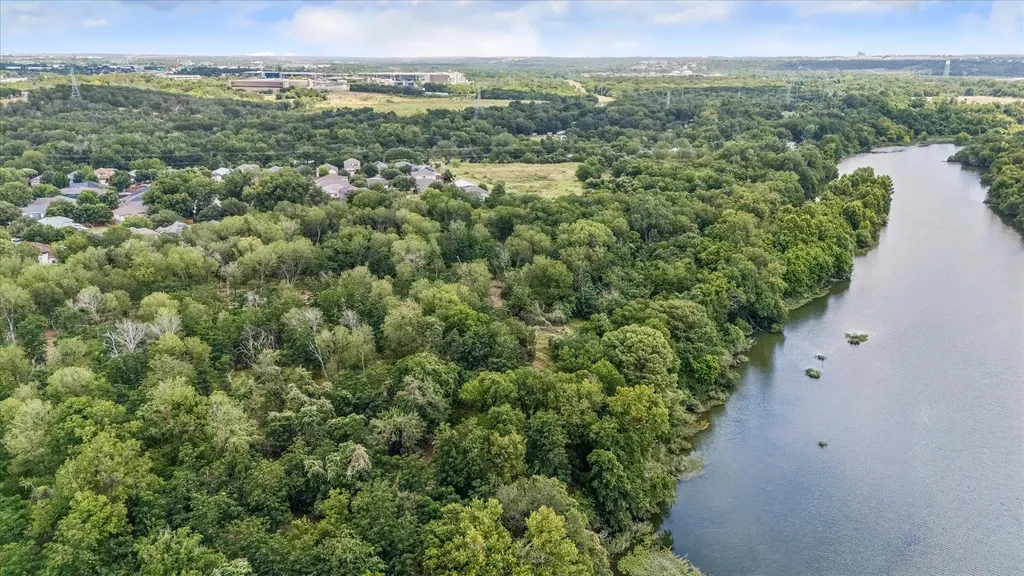 7104 Bay City Bend Austin TX 78725
