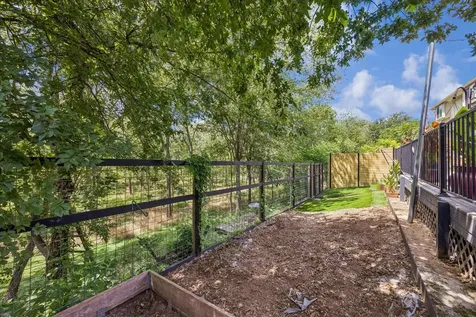 7104 Bay City Bend Austin TX 78725