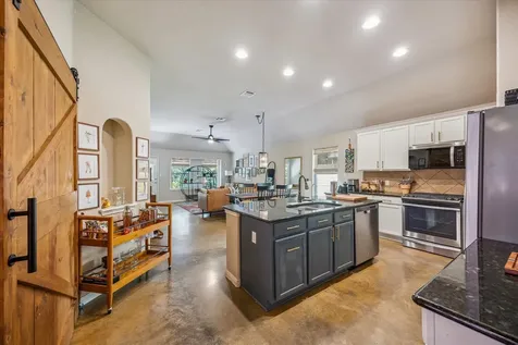 7104 Bay City Bend Austin TX 78725
