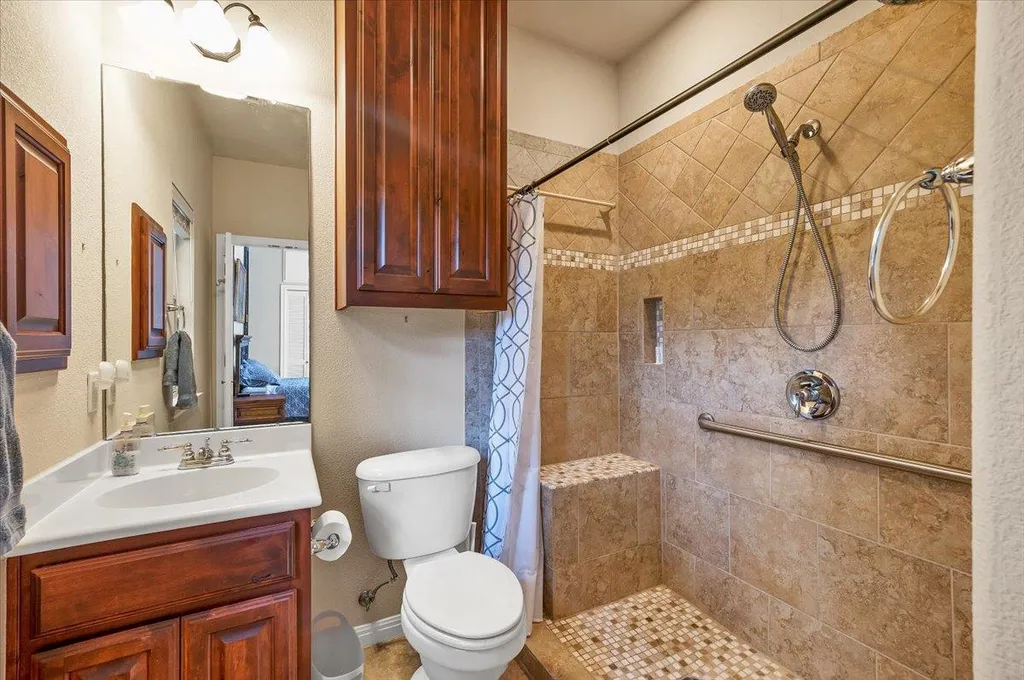18609 Venture Drive Point Venture TX 78645