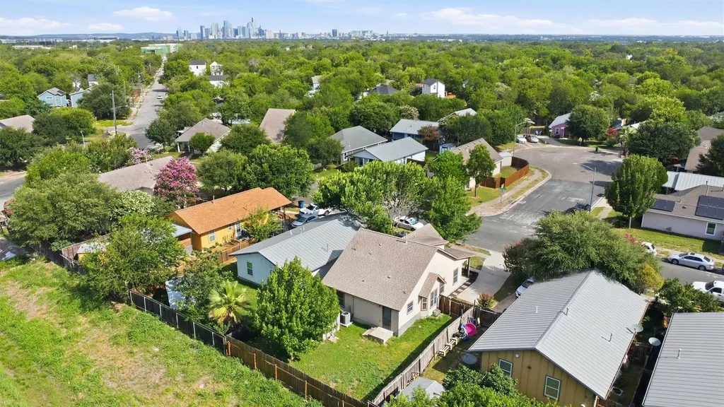 7100 Villita Avenida Street Austin TX 78741