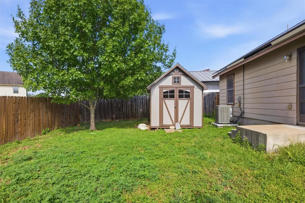 7100 Villita Avenida Street Austin TX 78741