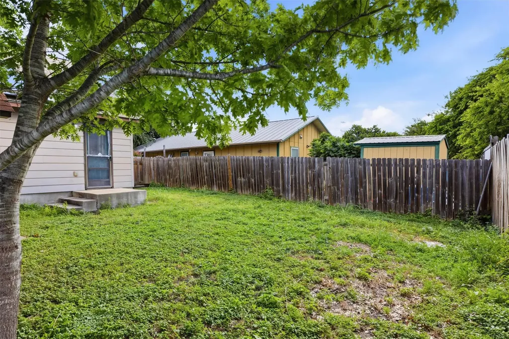 7100 Villita Avenida Street Austin TX 78741