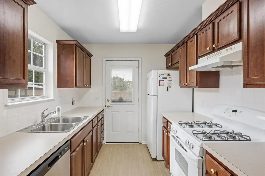 7100 Villita Avenida Street Austin TX 78741