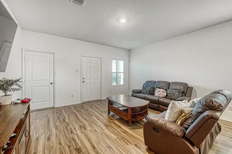 308 Geode Glen Maxwell TX 78656