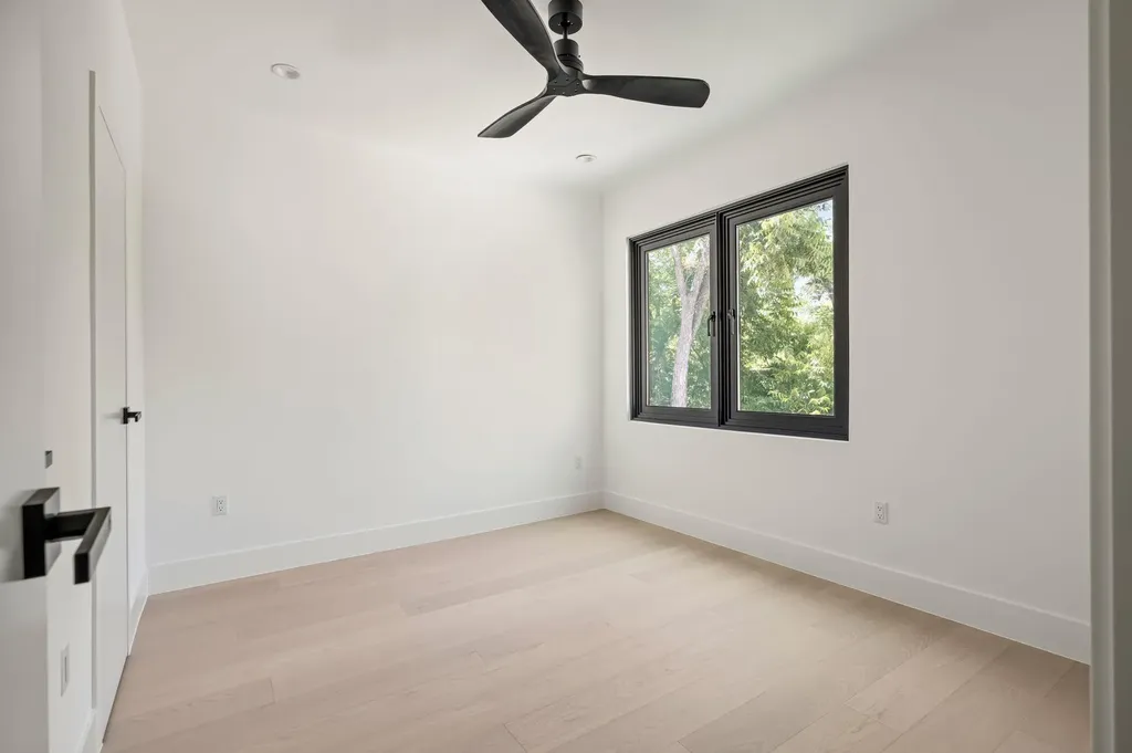 3210 Thompson Street Austin TX 78702
