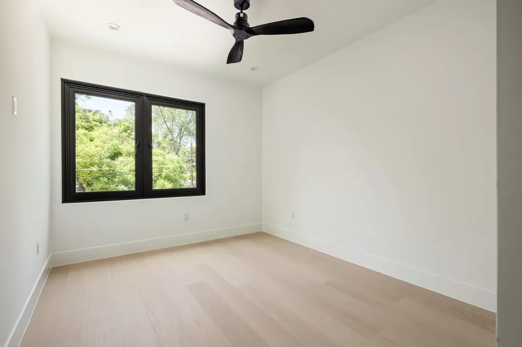 3210 Thompson Street Austin TX 78702
