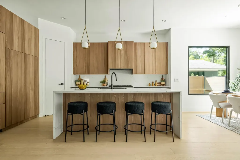 3210 Thompson Street Austin TX 78702