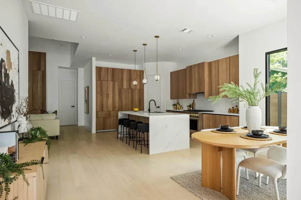 3210 Thompson Street Austin TX 78702