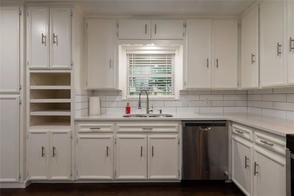 1005 George Street Taylor TX 76574