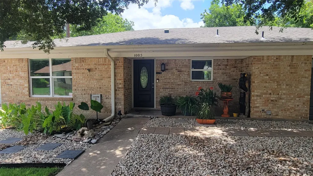 1005 George Street Taylor TX 76574