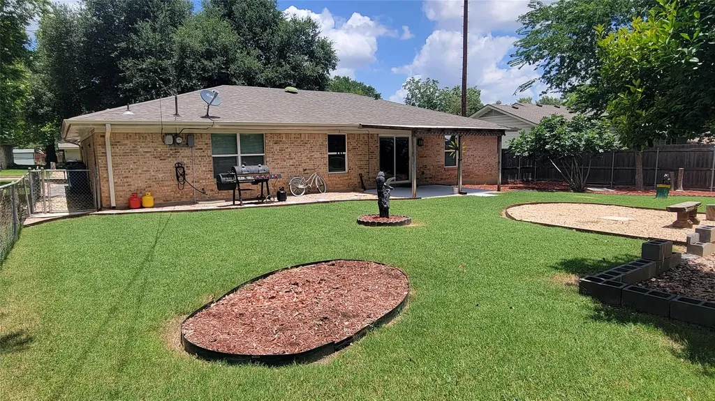 1005 George Street Taylor TX 76574