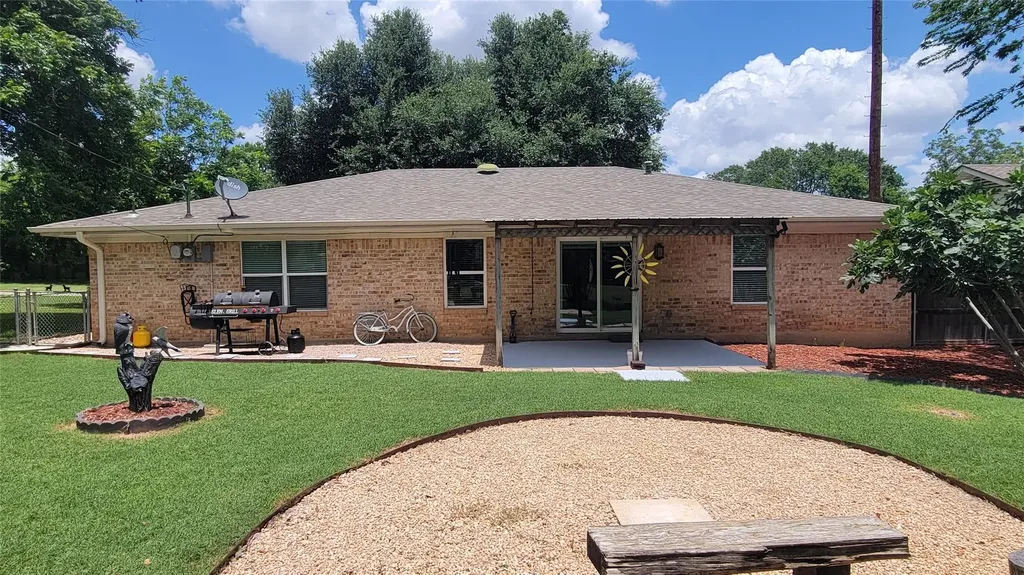 1005 George Street Taylor TX 76574