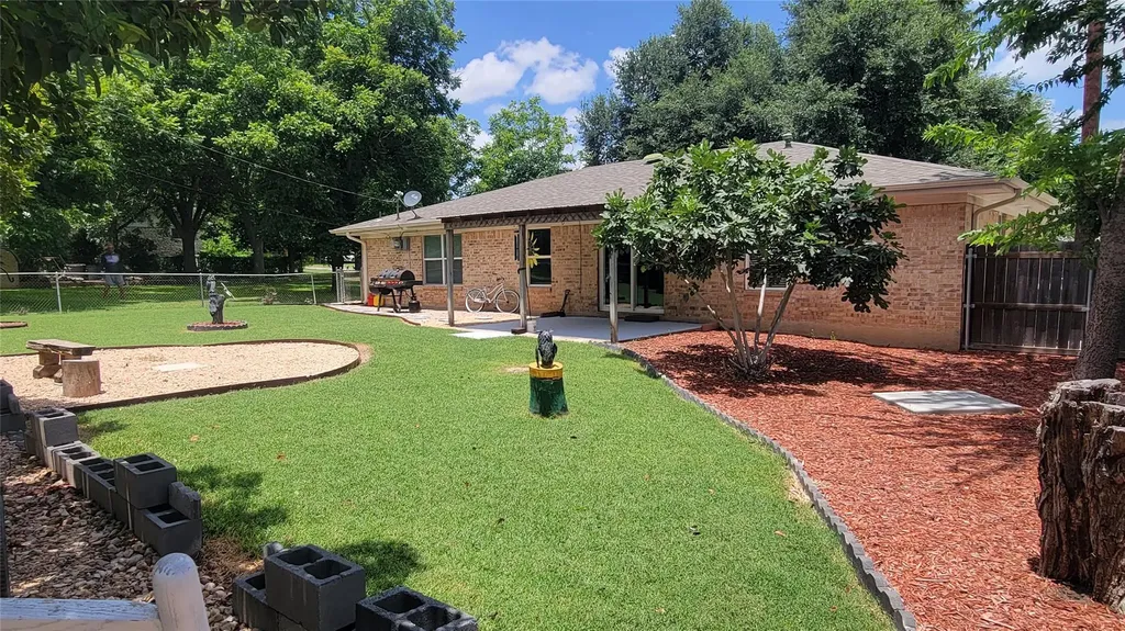 1005 George Street Taylor TX 76574