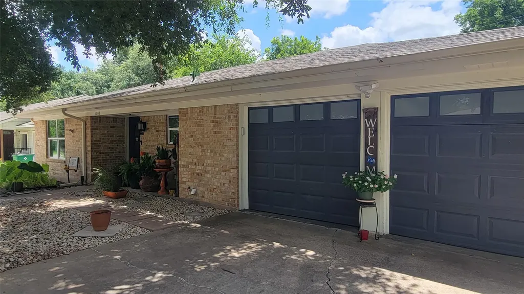 1005 George Street Taylor TX 76574